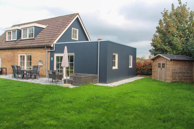 ./ekster/b. zij aanzicht ekster.jpg